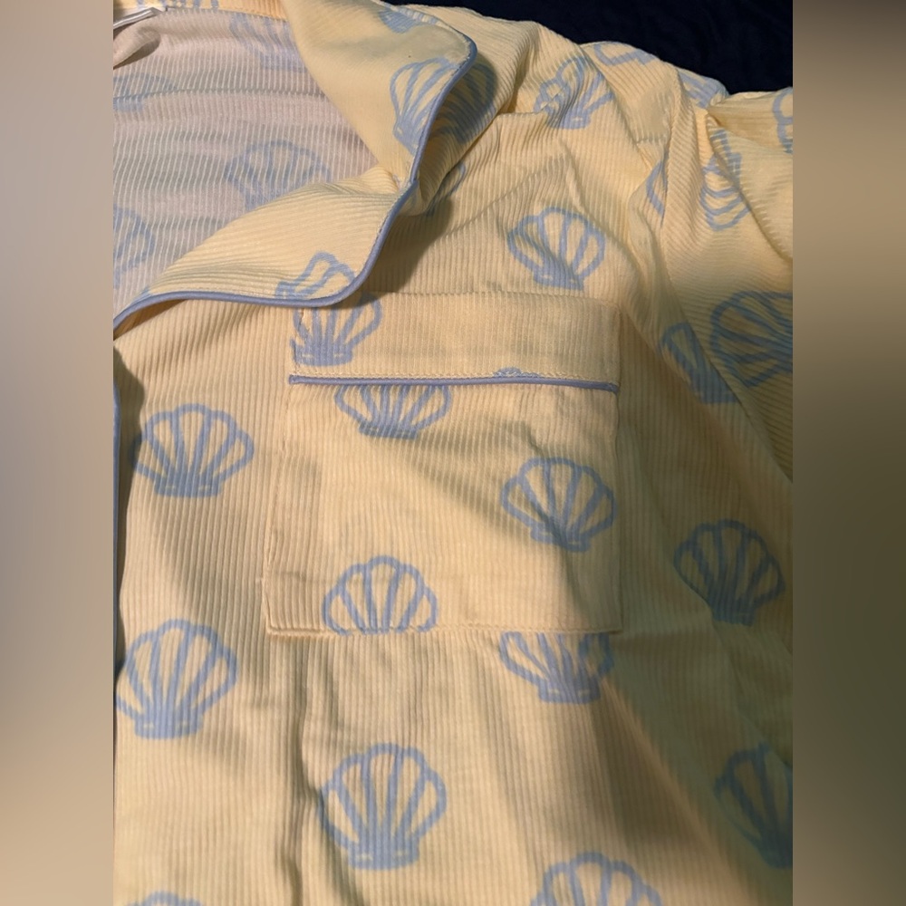 Staykation- Shell Ruffle Ribbed Short Pajamas Set - Picture 4 of 7